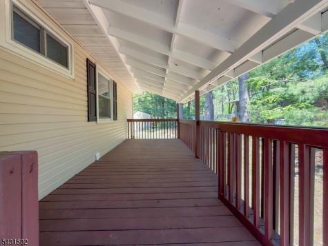 8 Woodland Drive Washington NJ 07853
