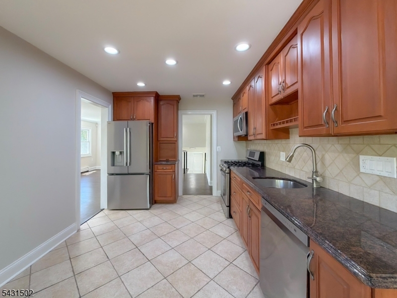 8 Woodland Drive Washington NJ 07853