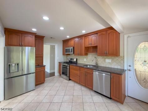 8 Woodland Drive Washington NJ 07853