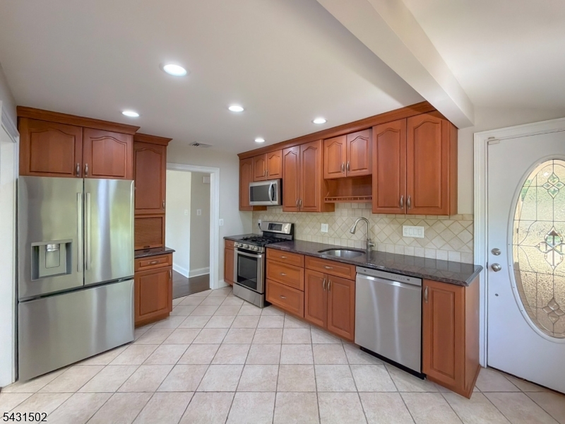 8 Woodland Drive Washington NJ 07853
