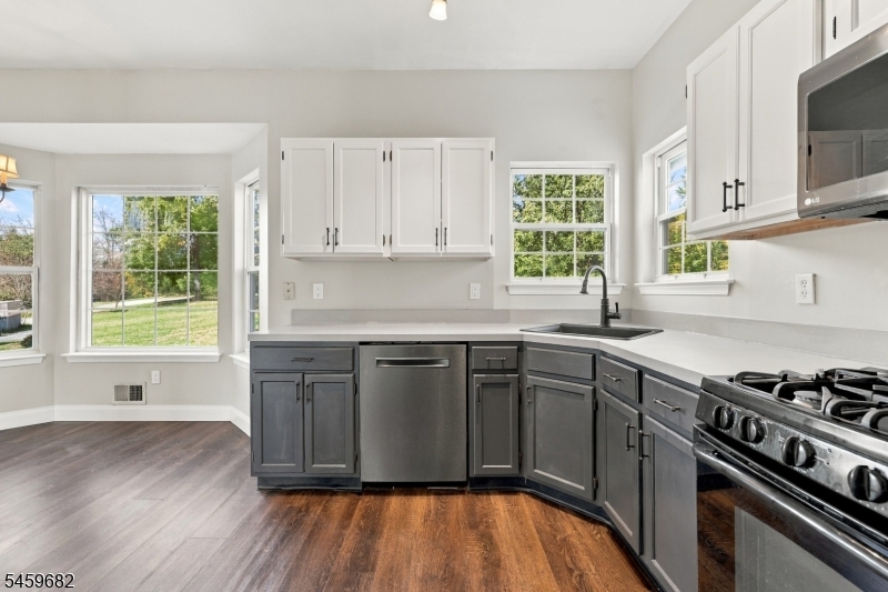 15 Canterbury Lane Mansfield NJ 07840