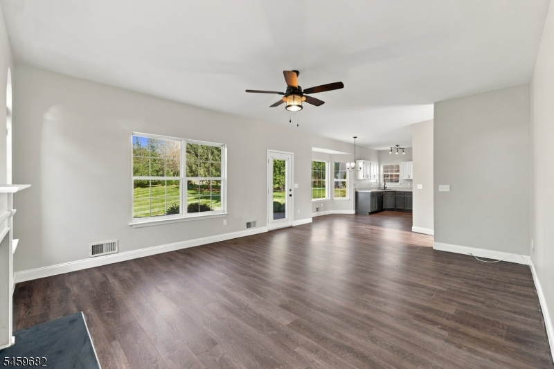 15 Canterbury Lane Mansfield NJ 07840