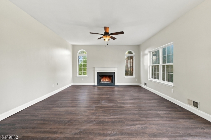 15 Canterbury Lane Mansfield NJ 07840