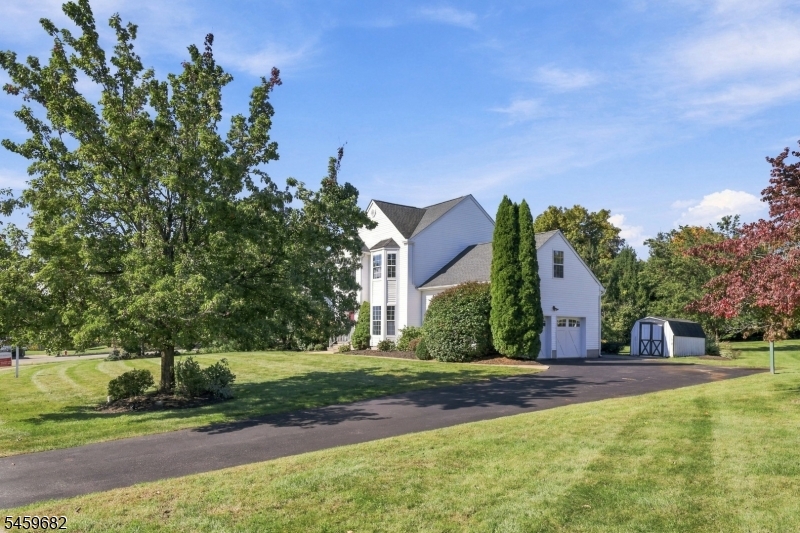 15 Canterbury Lane Mansfield NJ 07840