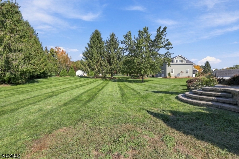 15 Canterbury Lane Mansfield NJ 07840