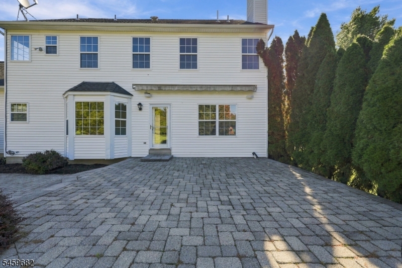 15 Canterbury Lane Mansfield NJ 07840