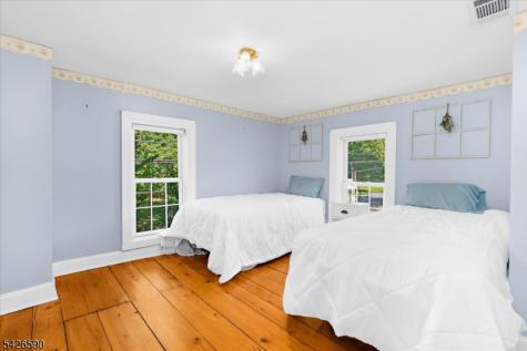 179 Lindbergh Road East Amwell NJ 08525