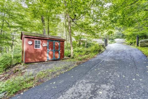 18 Hickory Run Road Lebanon NJ 07830