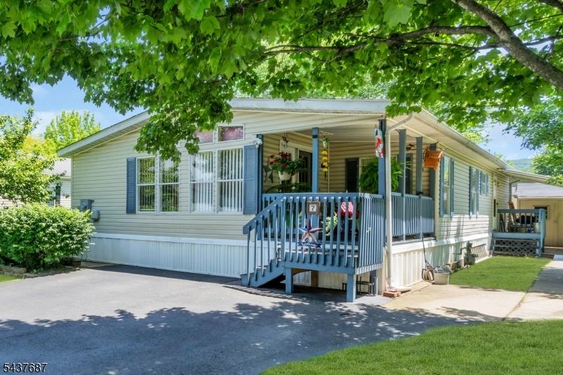 7 Post White NJ 07823