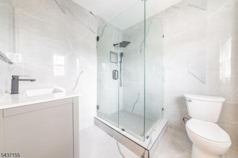 34 Kearney Street Lyndhurst NJ 07071