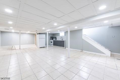 34 Kearney Street Lyndhurst NJ 07071
