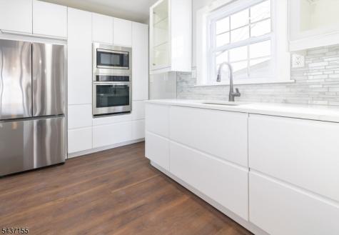 34 Kearney Street Lyndhurst NJ 07071