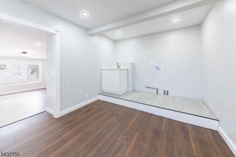 34 Kearney Street Lyndhurst NJ 07071