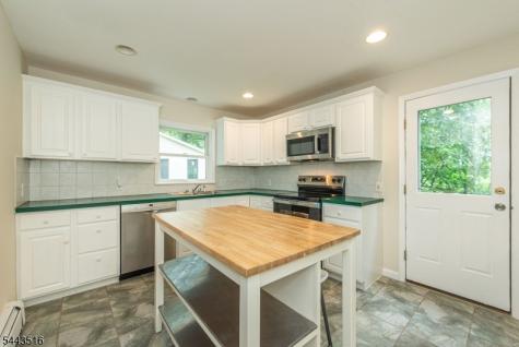 16 Florence Street Hopatcong NJ 07874