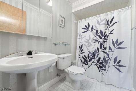 115 Coeyman Avenue Nutley NJ 07110