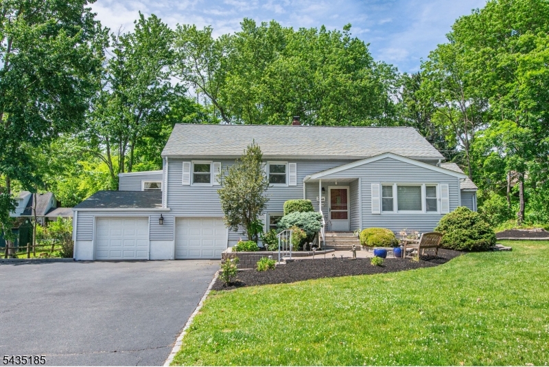 4 Hamilton Court Hanover NJ 07981