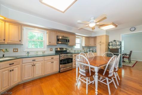 4 Hamilton Court Hanover NJ 07981