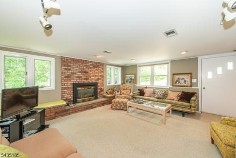 4 Hamilton Court Hanover NJ 07981