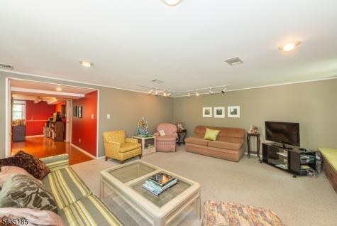 4 Hamilton Court Hanover NJ 07981