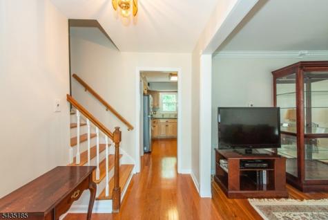 4 Hamilton Court Hanover NJ 07981