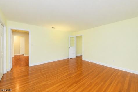 4 Hamilton Court Hanover NJ 07981