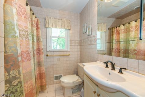 4 Hamilton Court Hanover NJ 07981