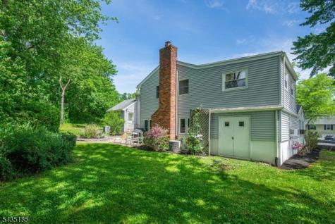4 Hamilton Court Hanover NJ 07981