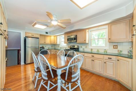 4 Hamilton Court Hanover NJ 07981