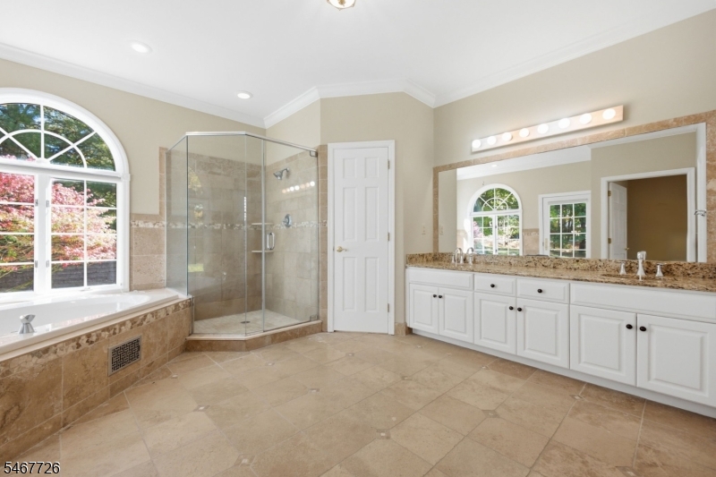 6 Wedgewood Drive Clinton NJ 08801