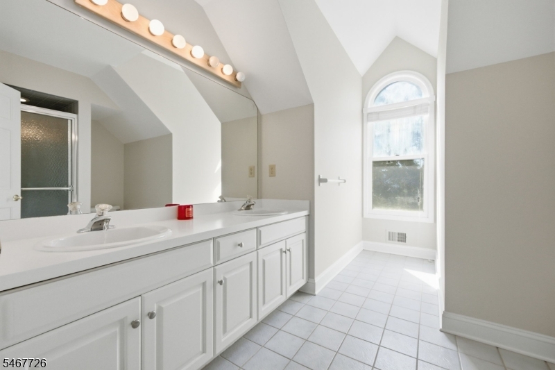 6 Wedgewood Drive Clinton NJ 08801