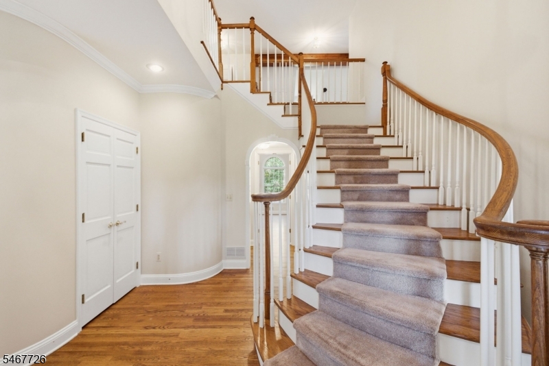 6 Wedgewood Drive Clinton NJ 08801