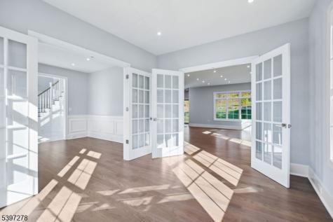 354 Beaufort Avenue Livingston NJ 07039