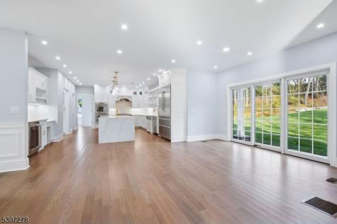 354 Beaufort Avenue Livingston NJ 07039