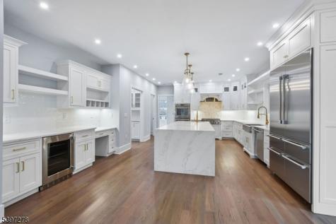 354 Beaufort Avenue Livingston NJ 07039