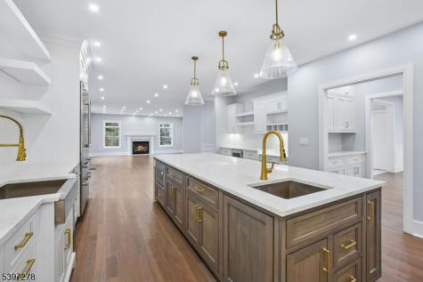 354 Beaufort Avenue Livingston NJ 07039
