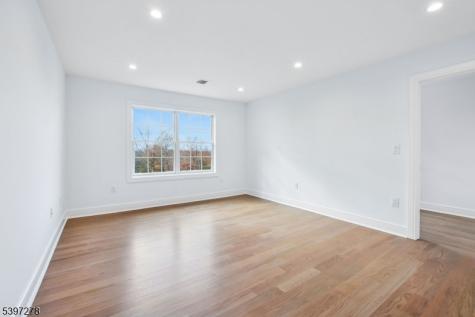 354 Beaufort Avenue Livingston NJ 07039
