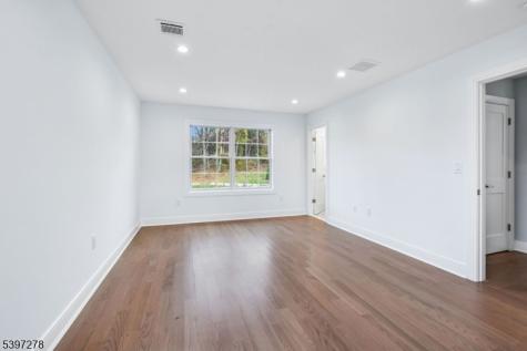 354 Beaufort Avenue Livingston NJ 07039