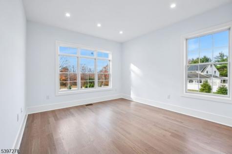 354 Beaufort Avenue Livingston NJ 07039