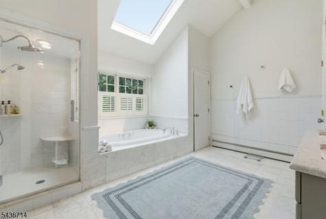 20 Ridge Road Tewksbury NJ 08833