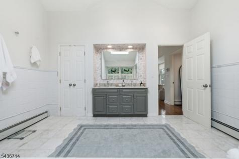20 Ridge Road Tewksbury NJ 08833