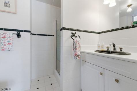 20 Ridge Road Tewksbury NJ 08833