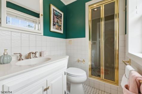 20 Ridge Road Tewksbury NJ 08833