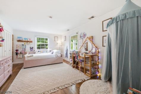 20 Ridge Road Tewksbury NJ 08833
