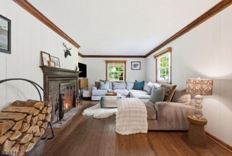 20 Ridge Road Tewksbury NJ 08833