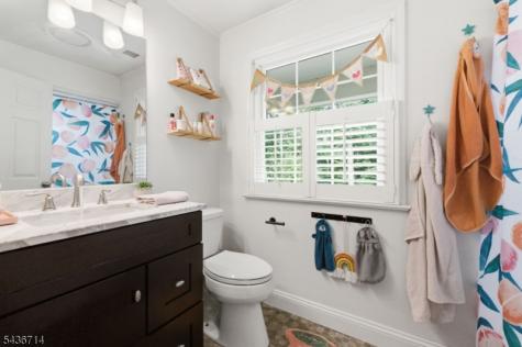 20 Ridge Road Tewksbury NJ 08833
