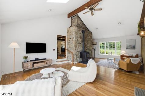 20 Ridge Road Tewksbury NJ 08833
