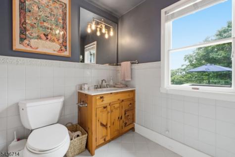 20 Ridge Road Tewksbury NJ 08833