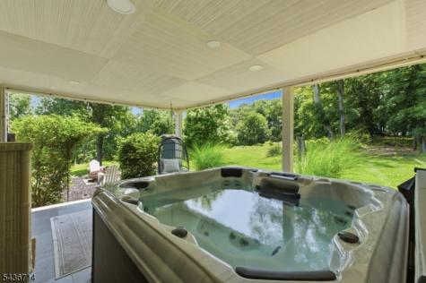 20 Ridge Road Tewksbury NJ 08833