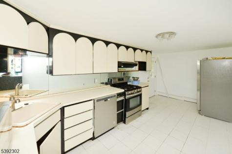 27 Edgemont Road West Orange NJ 07052