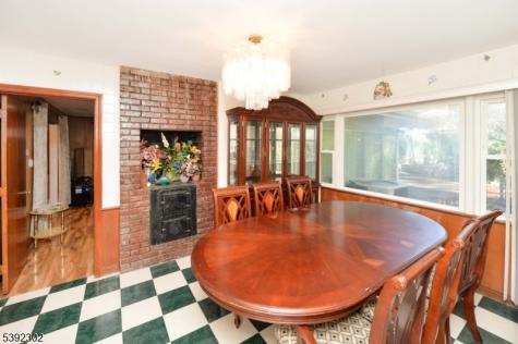 27 Edgemont Road West Orange NJ 07052